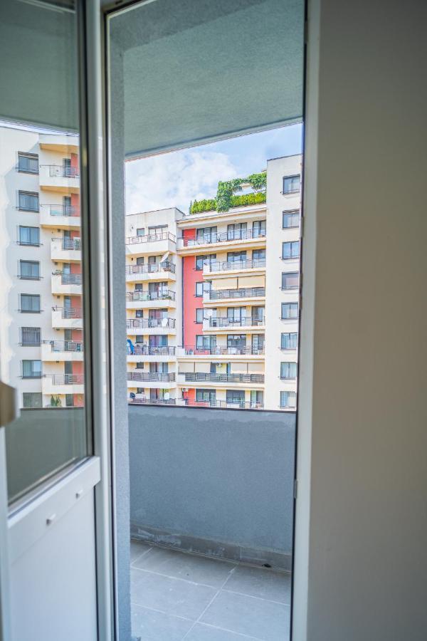 Refreshingly Chic: Newly Renovated 2Br Apartment ブカレスト エクステリア 写真