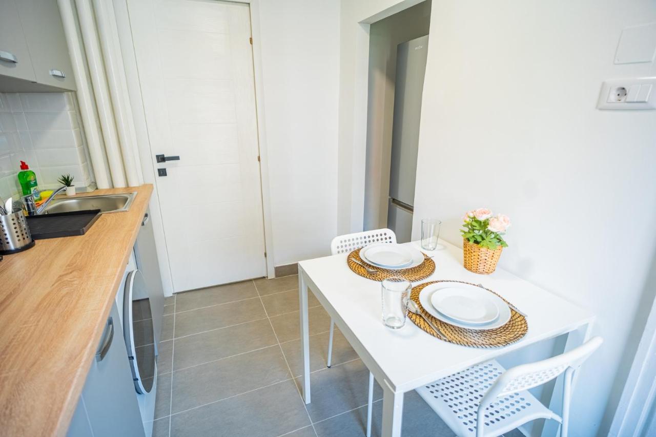 Refreshingly Chic: Newly Renovated 2Br Apartment ブカレスト エクステリア 写真