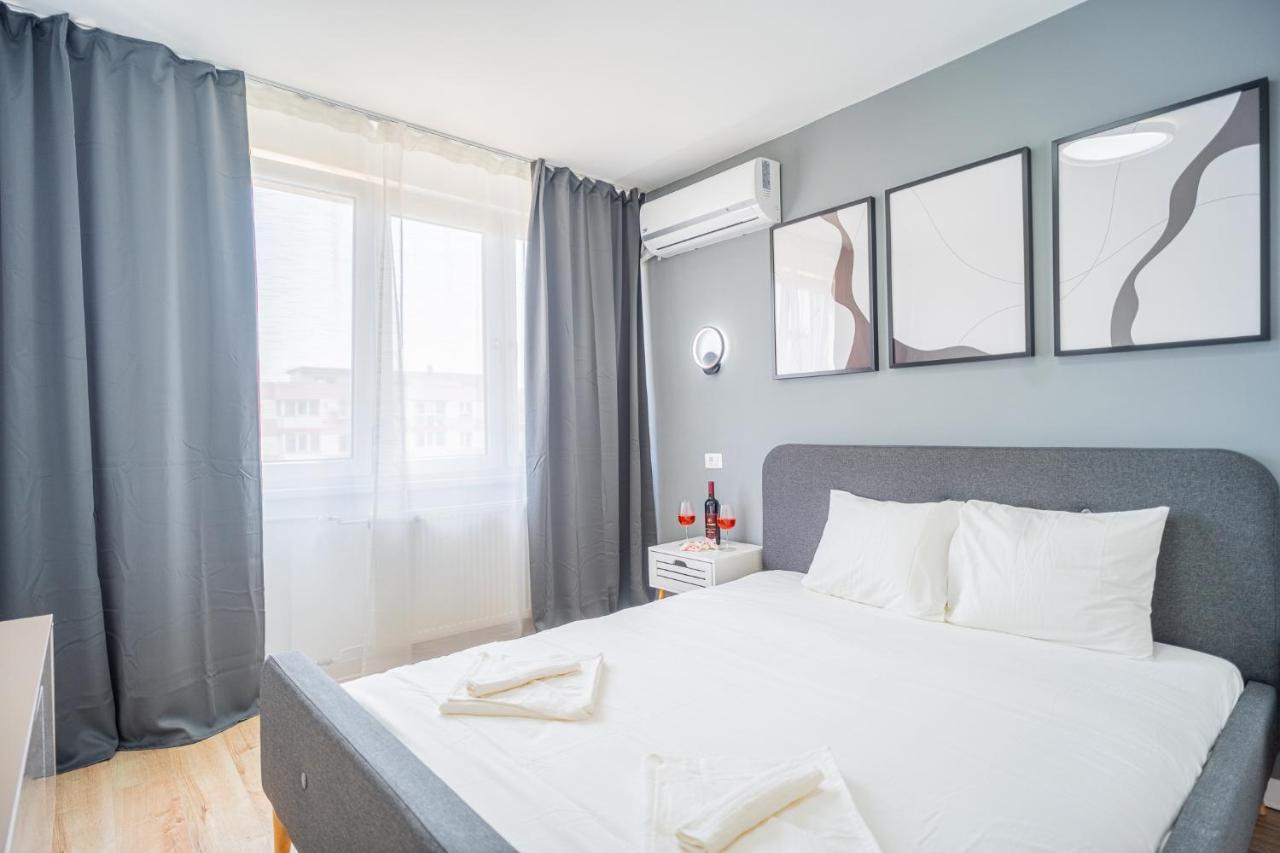 Refreshingly Chic: Newly Renovated 2Br Apartment ブカレスト エクステリア 写真