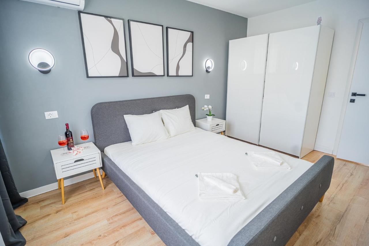 Refreshingly Chic: Newly Renovated 2Br Apartment ブカレスト エクステリア 写真